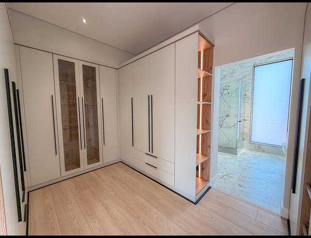 4 BEDROOM FREEHOLD FOR SALE IN FOUNTAINBROOK ESTATE